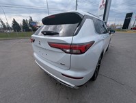 2022 Mitsubishi Outlander LE Premium S-AWC