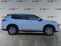 WHITE 2022 Mitsubishi Outlander SE S-AWC