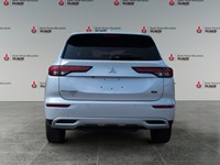 WHITE 2022 Mitsubishi Outlander SE S-AWC