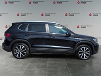 DEEP BLACK PEAR 2023 Volkswagen Taos Comfortline 4MOTION *Ltd Avail*