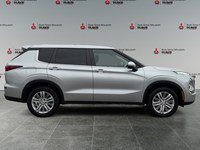 STERLING SILVER 2024 Mitsubishi Outlander ES S-AWC