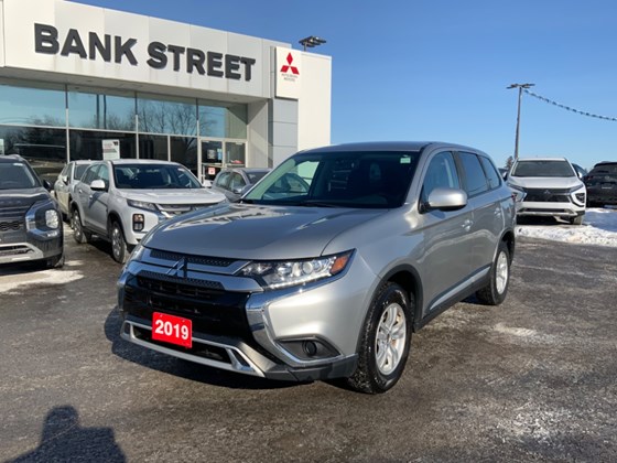 2019 Mitsubishi Outlander ES