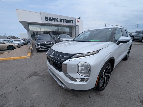 2022 Mitsubishi Outlander LE