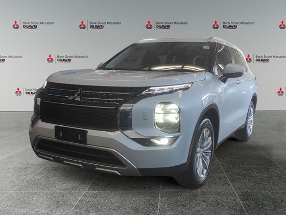2023 Mitsubishi Outlander SE