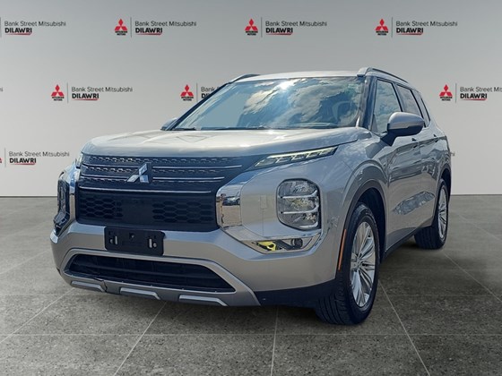 2023 Mitsubishi Outlander SE