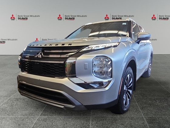2025 Mitsubishi Outlander LE