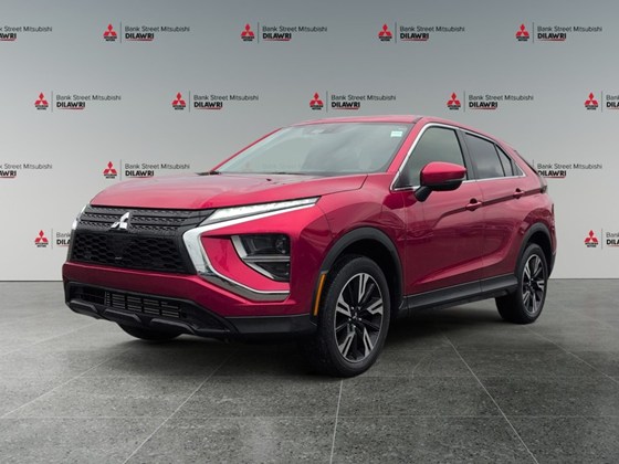 RED DIAMOND 2024 Mitsubishi Eclipse Cross ES