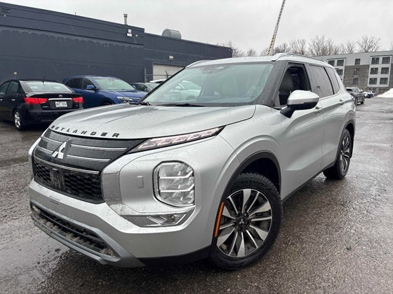 2025 Mitsubishi Outlander LE