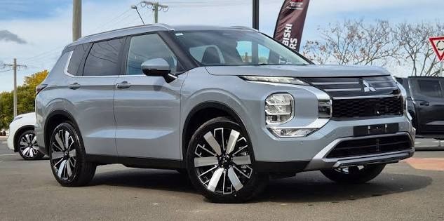 2026 Mitsubishi Outlander Plug-In Hybrid SEL
