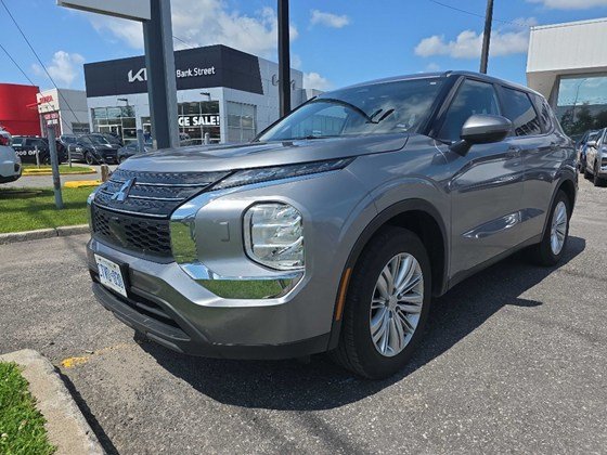 2022 Mitsubishi Outlander ES