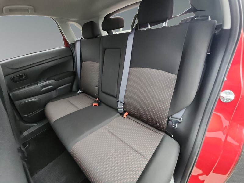 2018 Mitsubishi RVR ES FWD