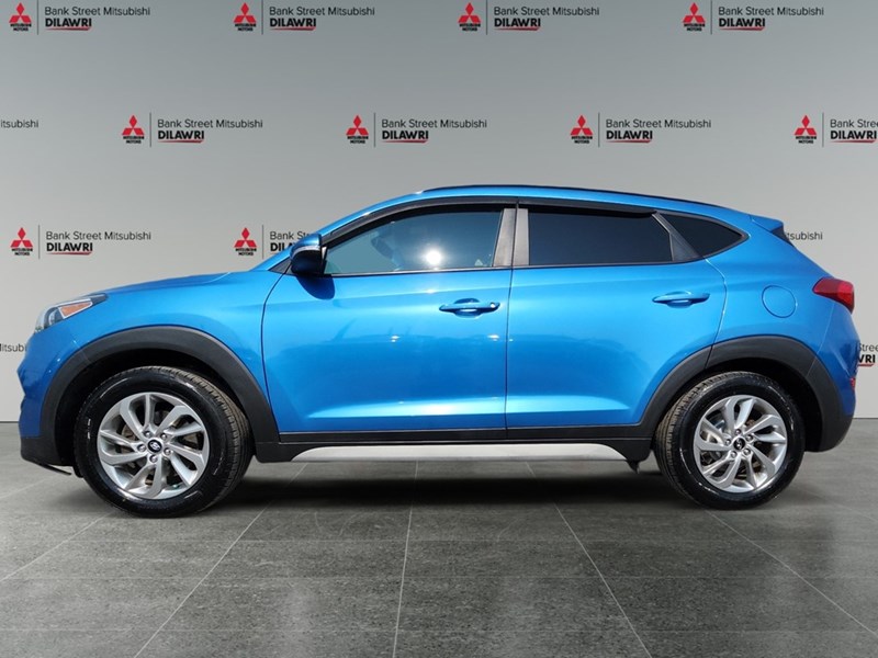 2017 Hyundai Tucson FWD 4dr 2.0L SE