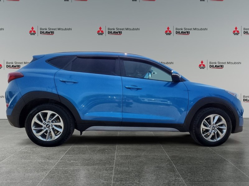 2017 Hyundai Tucson FWD 4dr 2.0L SE