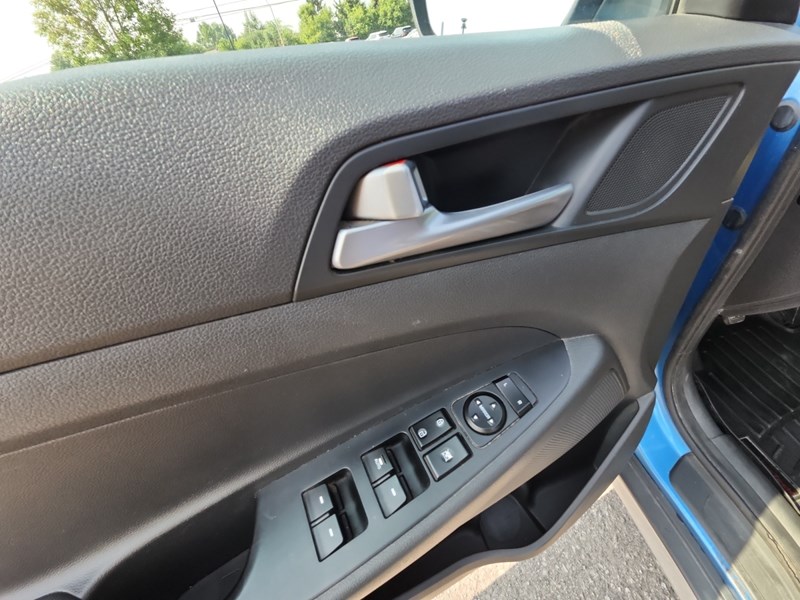 2017 Hyundai Tucson FWD 4dr 2.0L SE