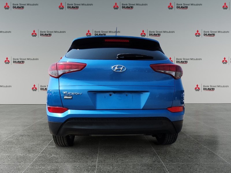 2017 Hyundai Tucson FWD 4dr 2.0L SE