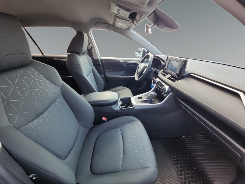 2022 Toyota RAV4 LE AWD