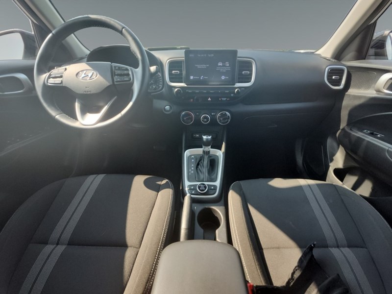 2022 Hyundai Venue Preferred IVT w/Two-Tone