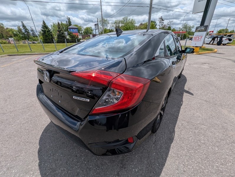 2017 Honda Civic 4dr CVT Touring