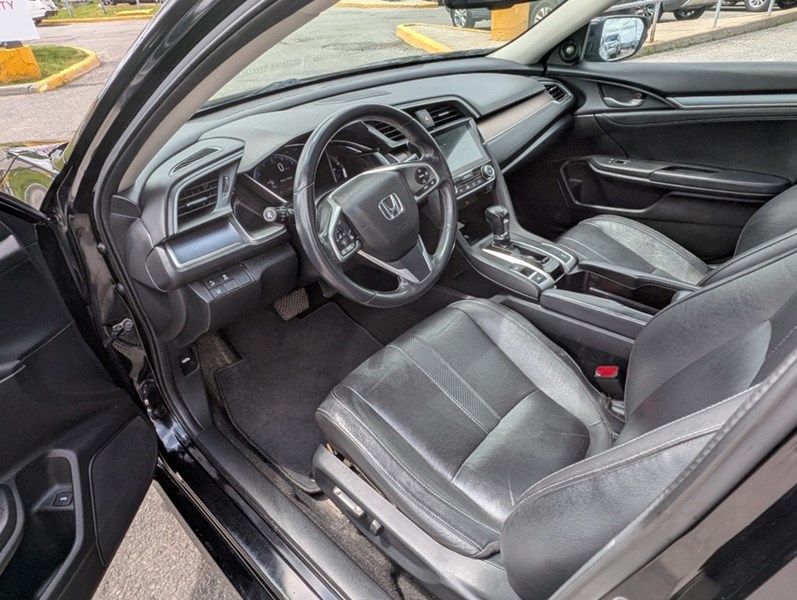 2017 Honda Civic 4dr CVT Touring