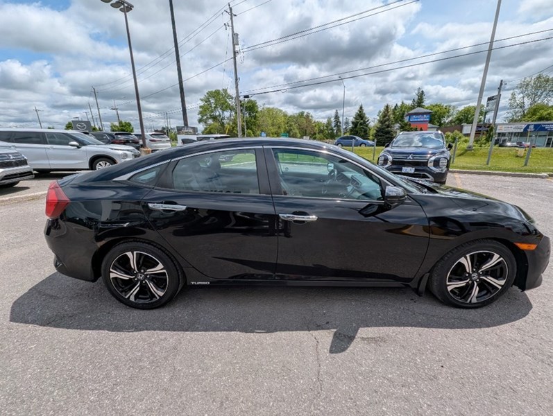 2017 Honda Civic 4dr CVT Touring