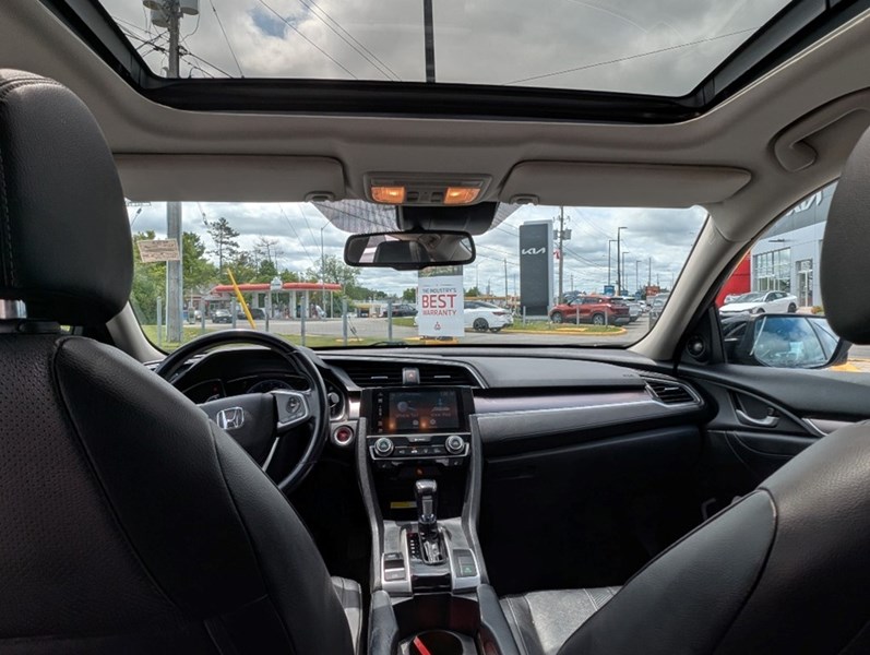 2017 Honda Civic 4dr CVT Touring
