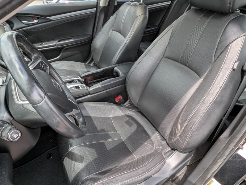 2017 Honda Civic 4dr CVT Touring