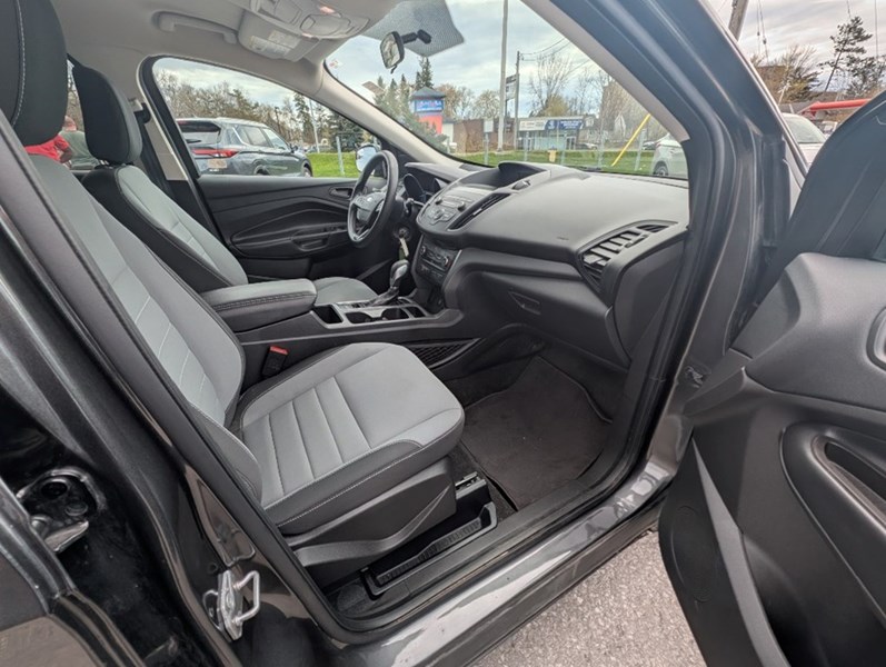 2019 Ford Escape S FWD