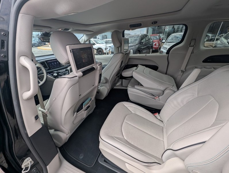 2020 Chrysler Pacifica Hybrid Limited 2WD