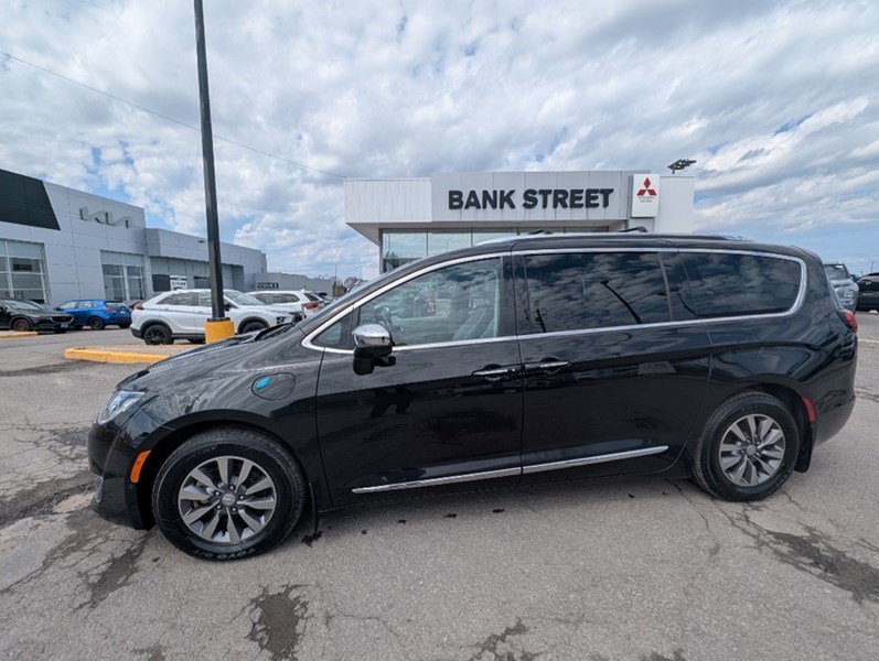 2020 Chrysler Pacifica Hybrid Limited 2WD