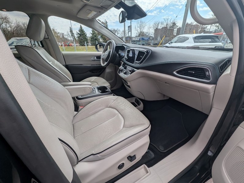 2020 Chrysler Pacifica Hybrid Limited 2WD