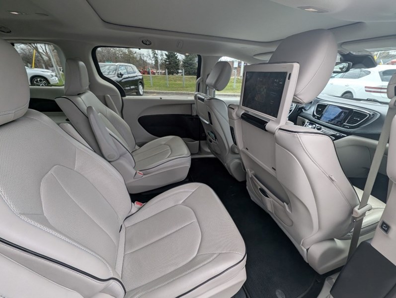 2020 Chrysler Pacifica Hybrid Limited 2WD