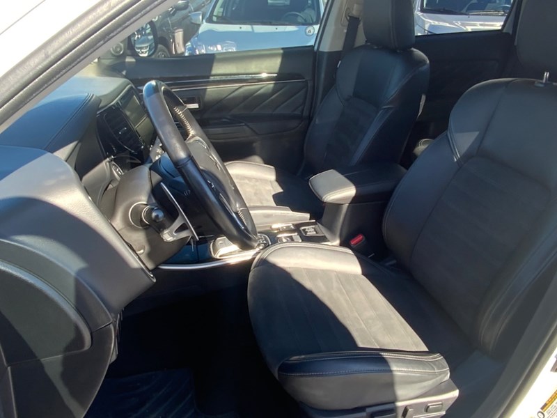 2020 Mitsubishi Outlander Plug-In Hybrid SEL S-AWC