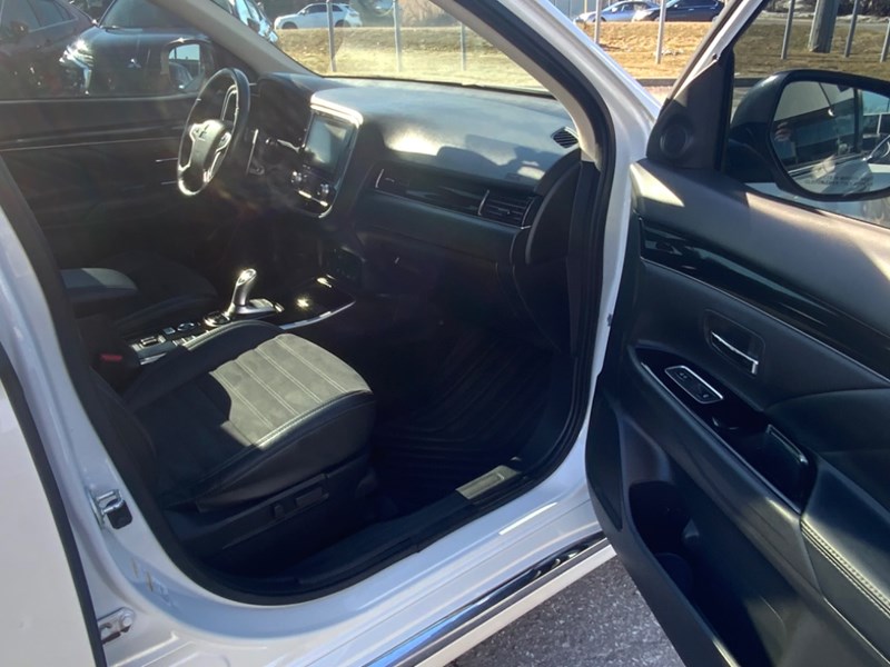 2020 Mitsubishi Outlander Plug-In Hybrid SEL S-AWC