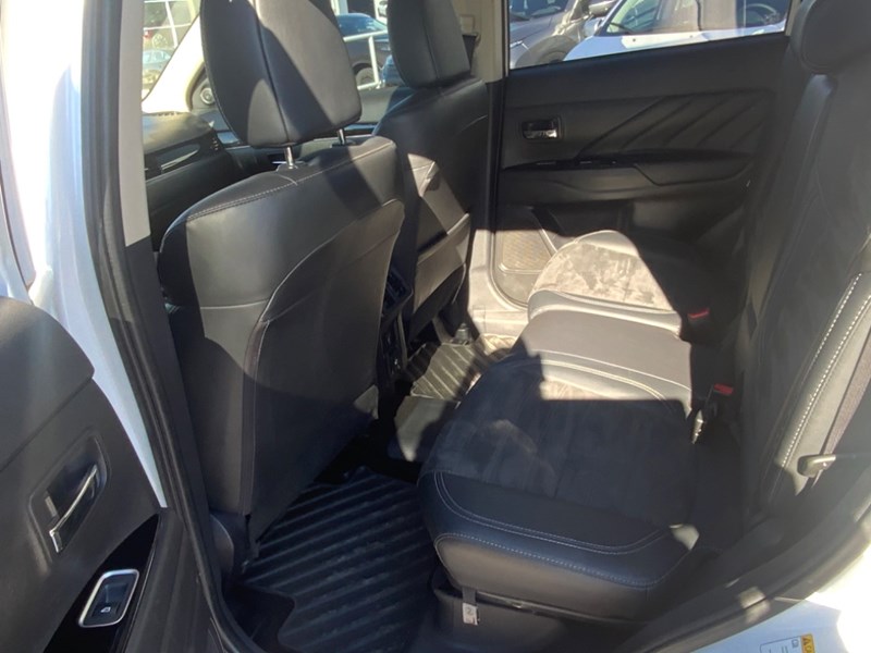 2020 Mitsubishi Outlander Plug-In Hybrid SEL S-AWC