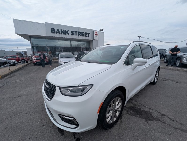 2022 Chrysler Pacifica Touring L AWD