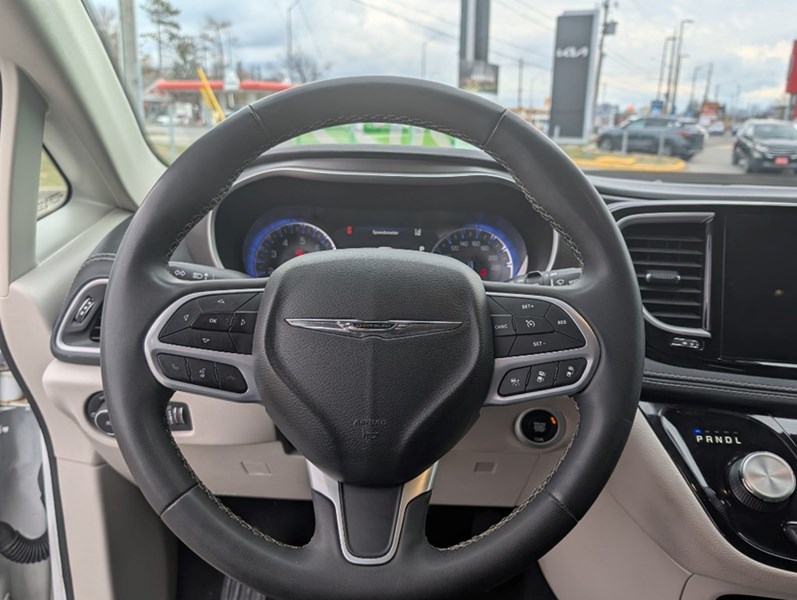 2022 Chrysler Pacifica Touring L AWD