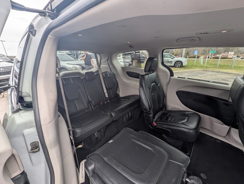 2022 Chrysler Pacifica Touring L AWD