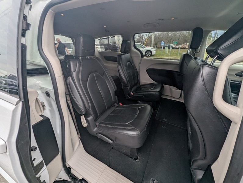 2022 Chrysler Pacifica Touring L AWD