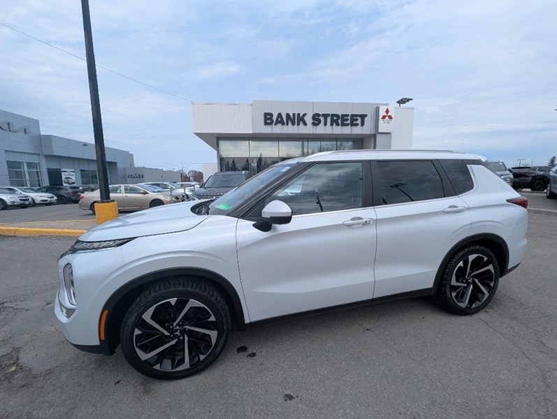 2022 Mitsubishi Outlander LE Premium S-AWC