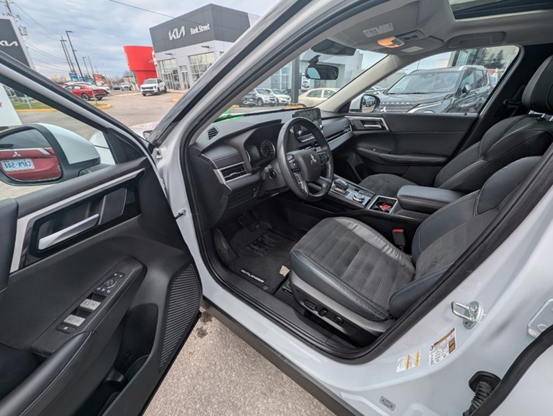 2022 Mitsubishi Outlander LE Premium S-AWC