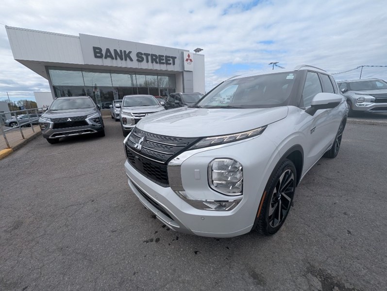 2023 Mitsubishi Outlander Plug-In Hybrid GT S-AWC PREMIUM