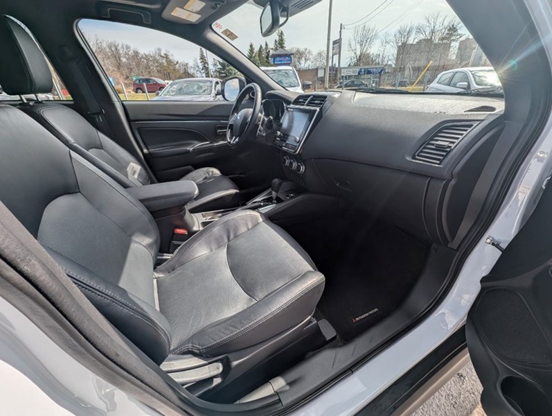 2023 Mitsubishi RVR GT AWC