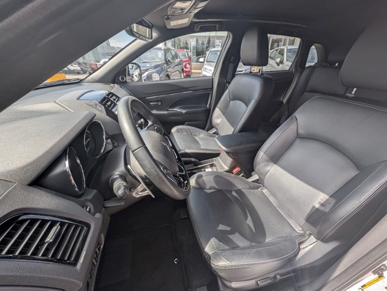2023 Mitsubishi RVR GT AWC