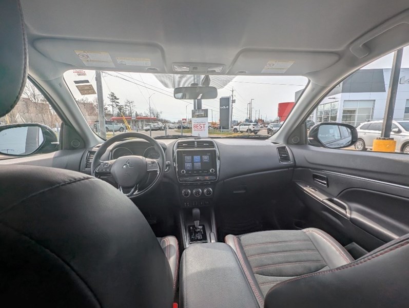 2023 Mitsubishi RVR SEL AWC