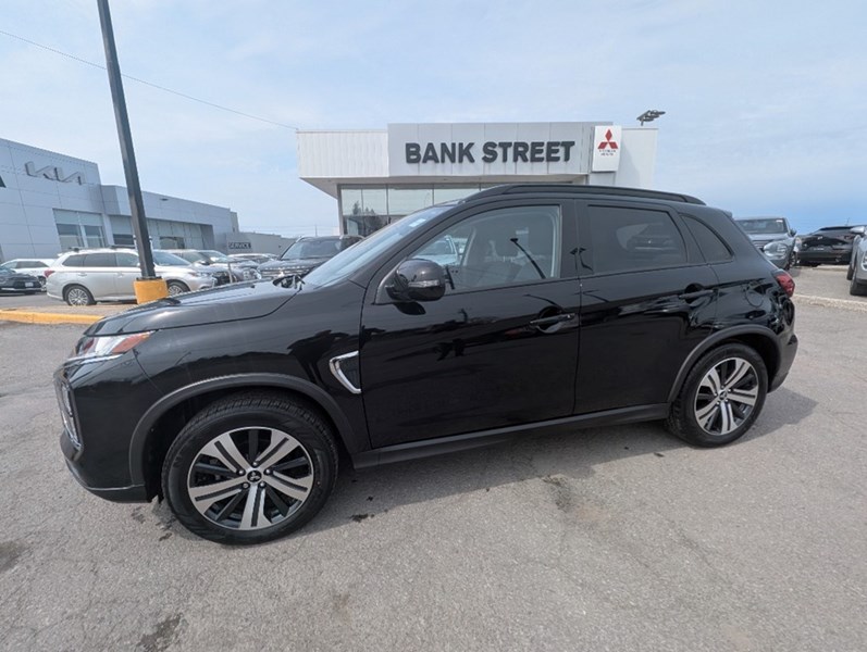 2023 Mitsubishi RVR SEL AWC