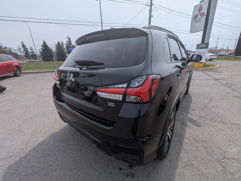 2023 Mitsubishi RVR SEL AWC