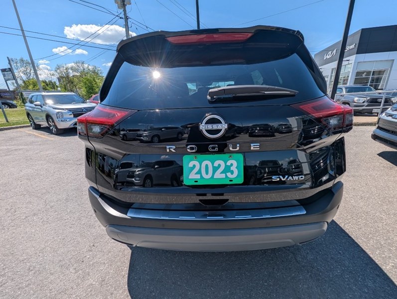 2023 Nissan Rogue AWD SV Moonroof