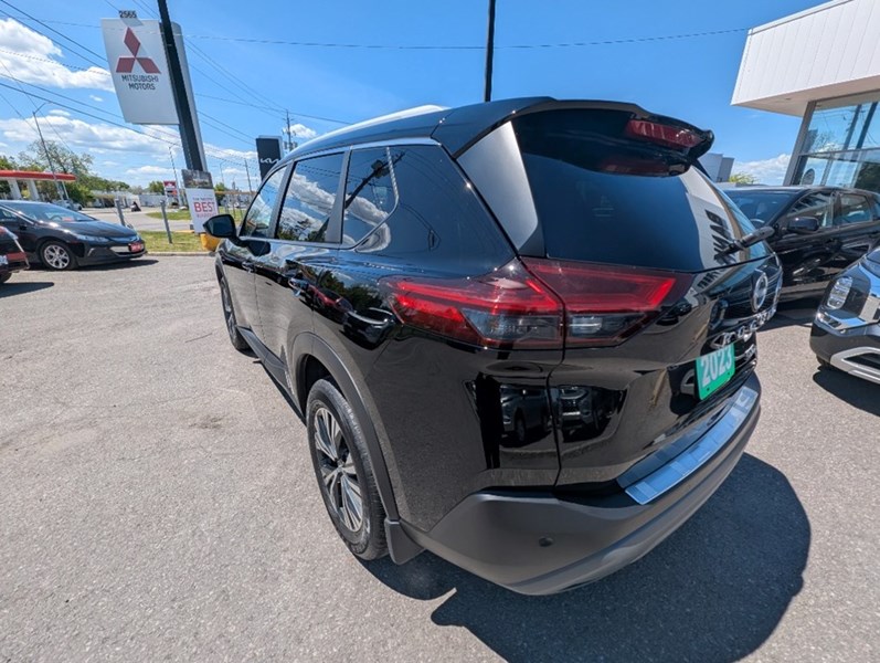 2023 Nissan Rogue AWD SV Moonroof