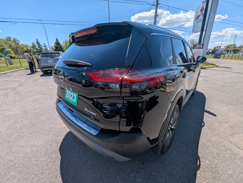 2023 Nissan Rogue AWD SV Moonroof