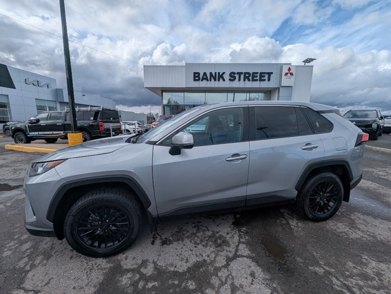 2023 Toyota RAV4 LE AWD